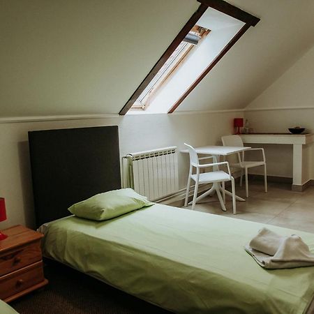 Dos Patos Bed and Breakfast Ełk Buitenkant foto