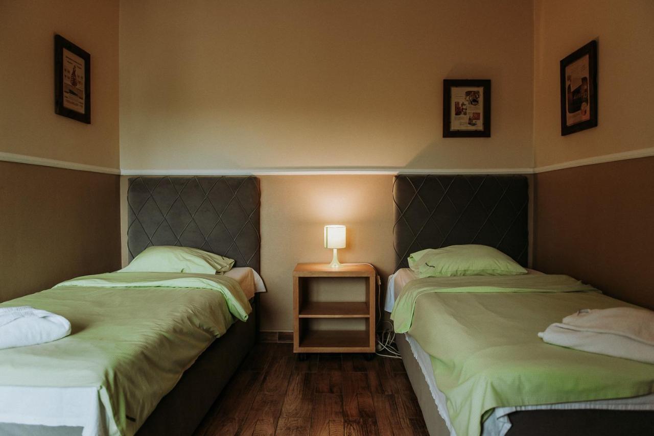 Dos Patos Bed and Breakfast Ełk Buitenkant foto
