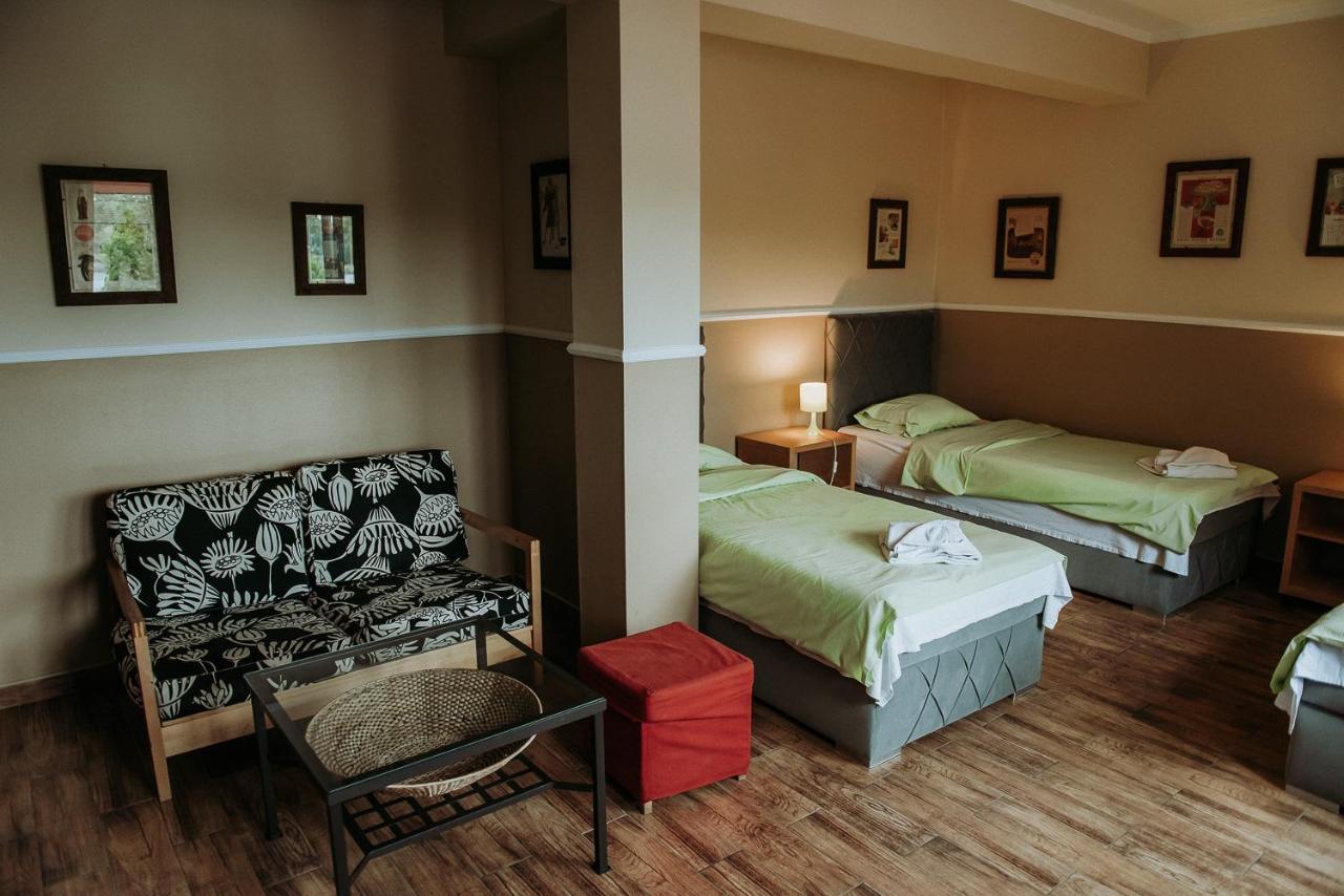 Dos Patos Bed and Breakfast Ełk Buitenkant foto